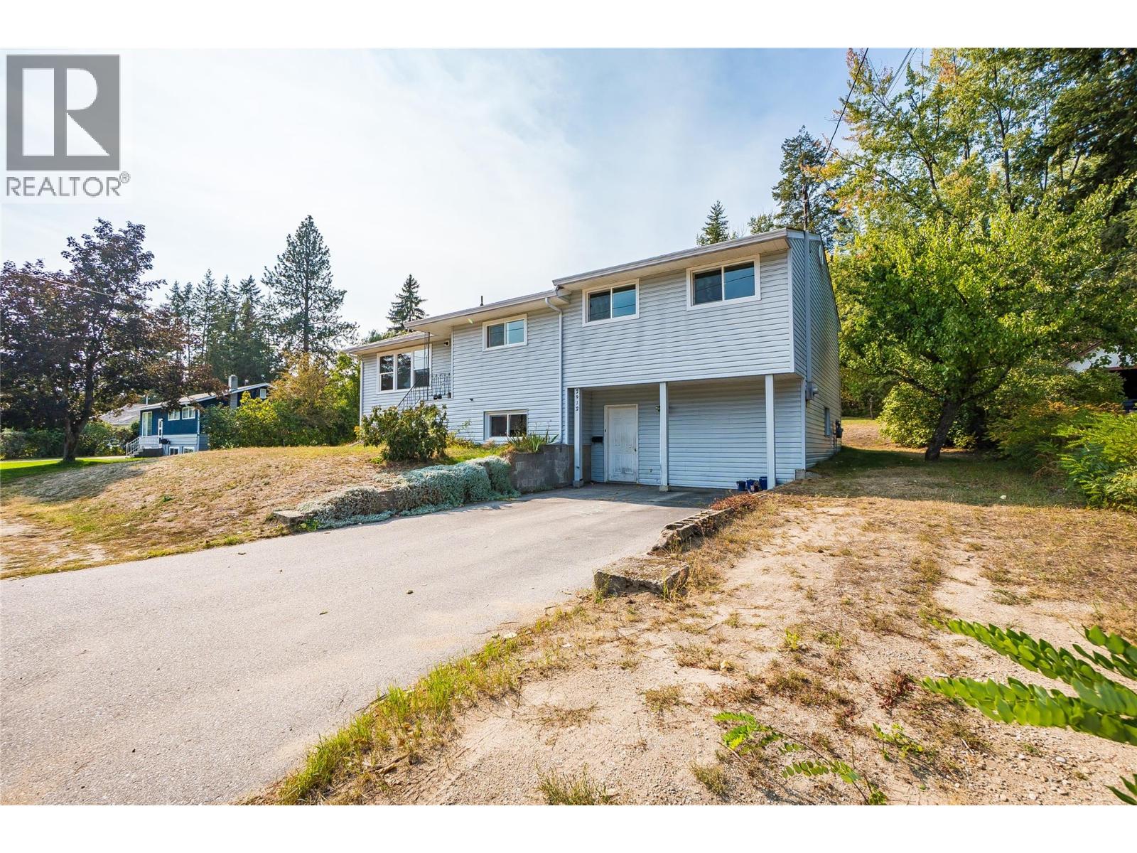 2912 5 Avenue, Castlegar, BC V1N 2T8