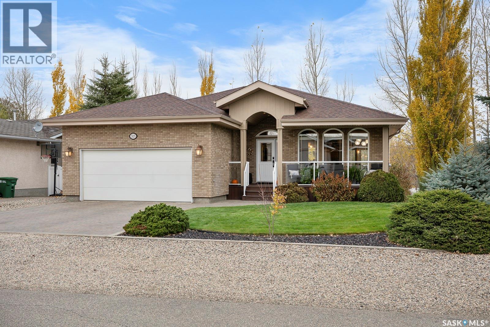 513 Meadow Rd, Pilot Butte, SK S0G 3Z0