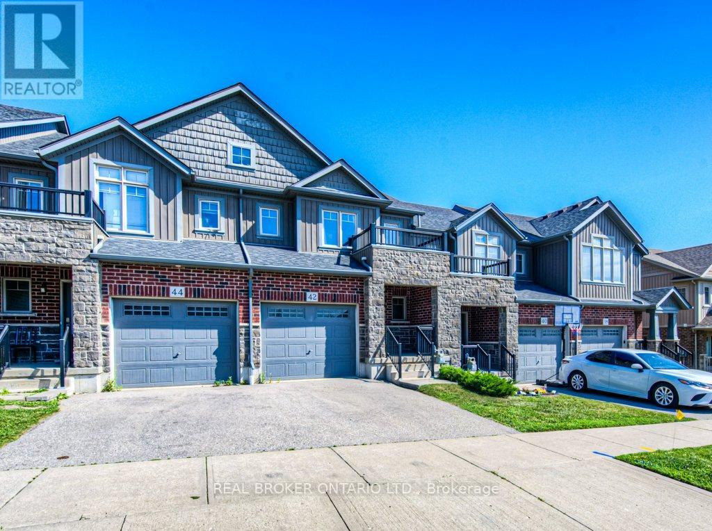 42 Eliza Ave, Kitchener, ON N2E 0B9