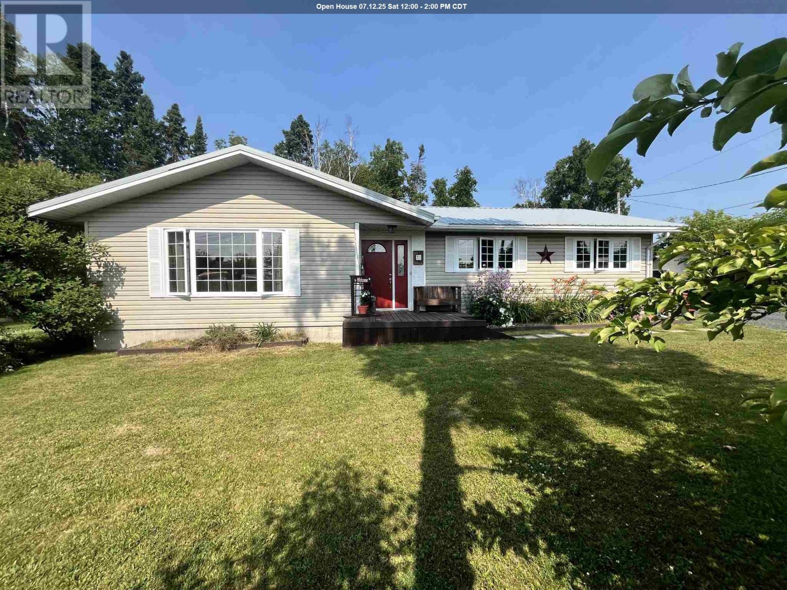 21 Pine St, Ear Falls, ON P0V 1T0
