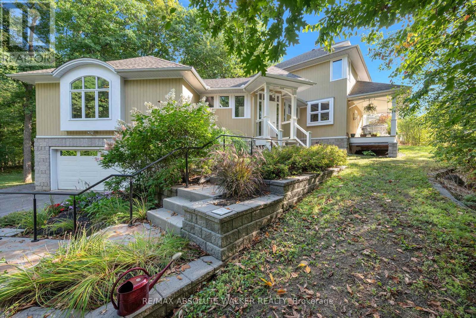 104 Margaret Anne Dr, Ottawa, ON K0A 1L0