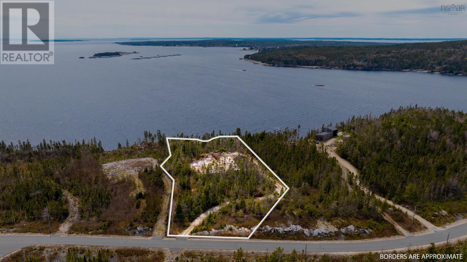 6 Commodores Dr, Aspotogan, NS B0J 1T0
