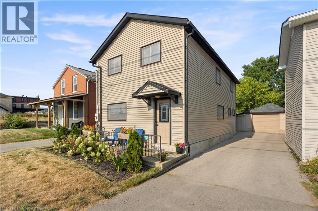 1309 Swan St, North Dumfries, ON N0B 1E0