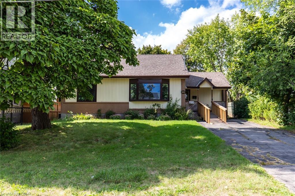 149 Mansfield Dr, Oakville, ON L6H 1K5