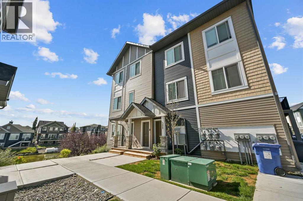 384 Canals Xing SW, Airdrie, AB T4B 4L3