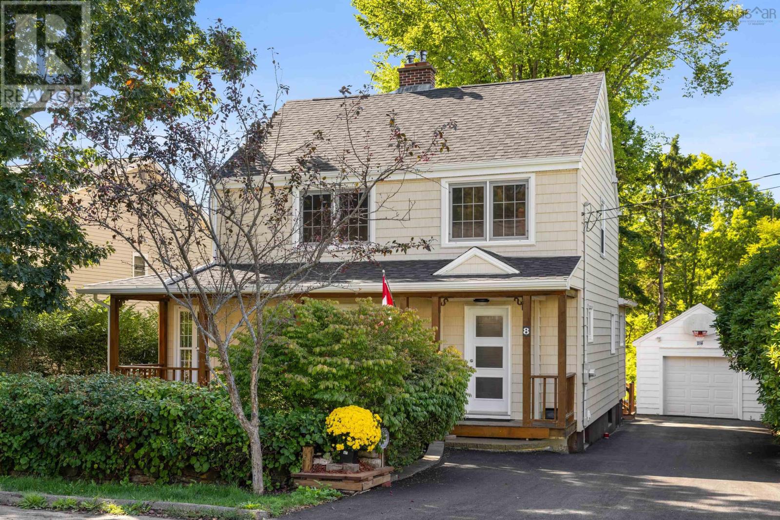 8 Lawnwood Ave, Halifax, NS B3N 1E7