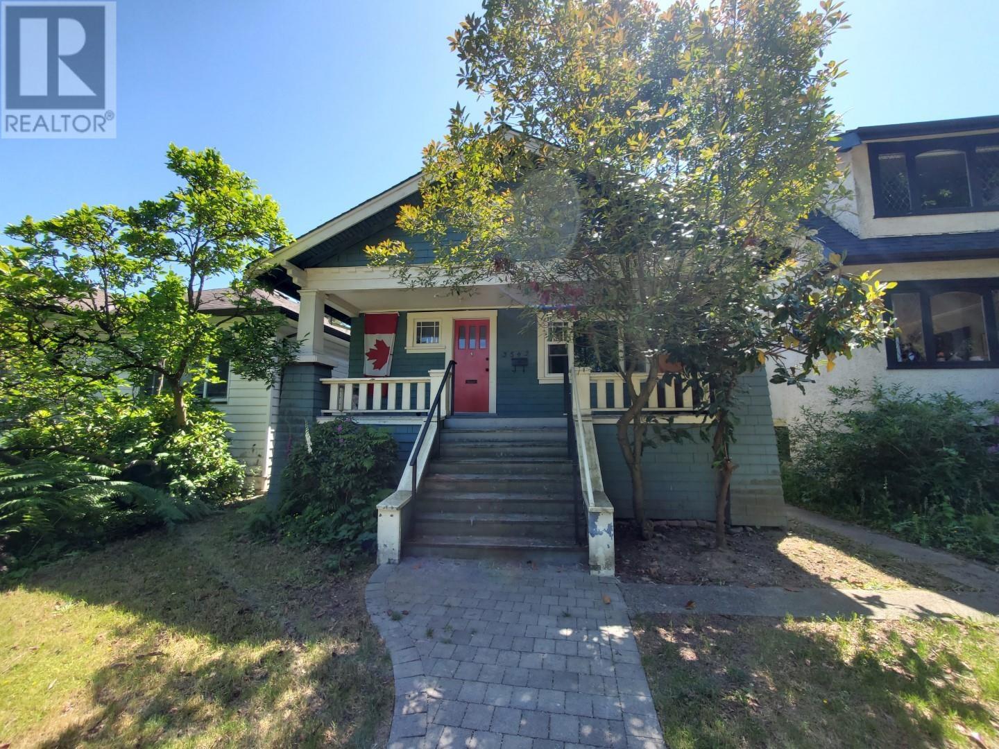 3542 W 16th Ave, Vancouver, BC V6R 3C1