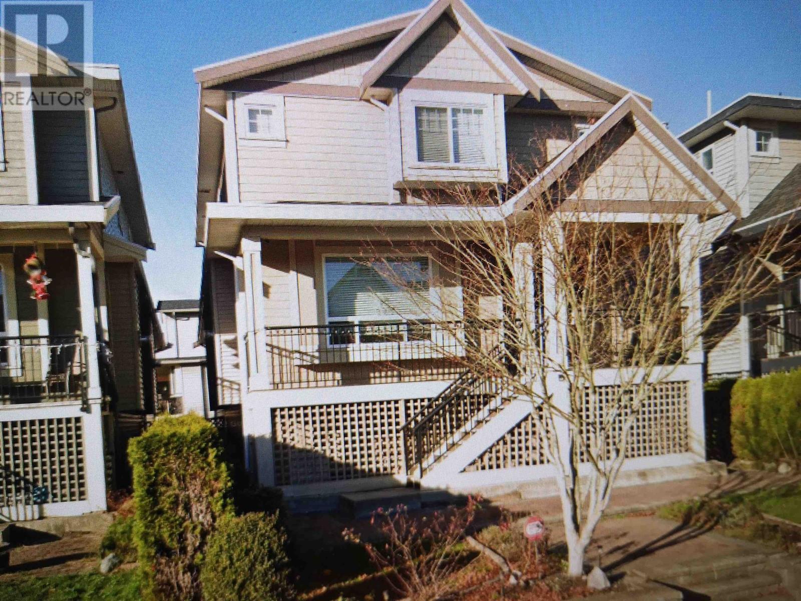 1349 Salter St, New Westminster, BC V3M 0C8