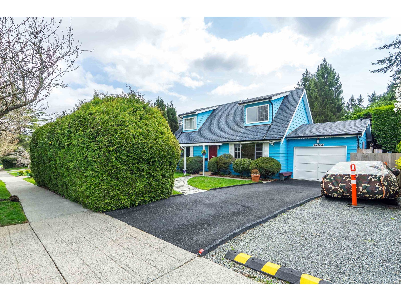 15428 Madrona Dr, Surrey, BC V4A 5N3