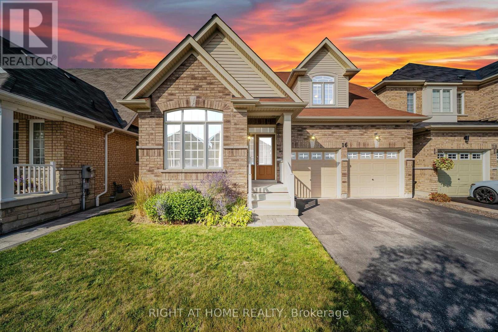 16 Sewell Cres, Ajax, ON L1Z 0N7