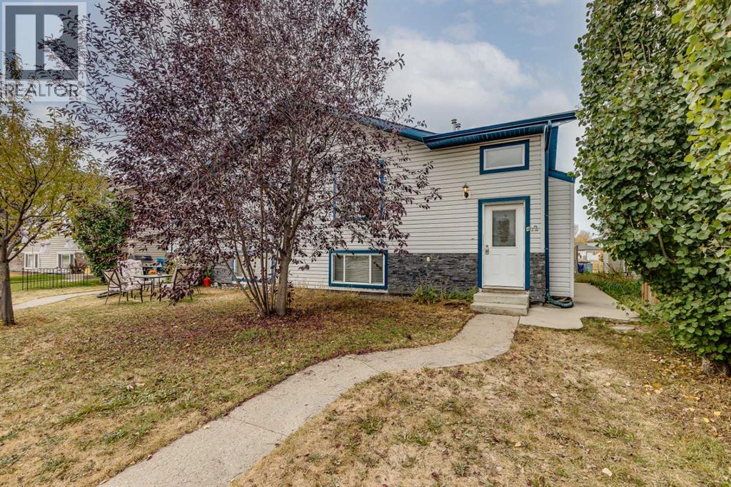 12 Sierra Drive #a, Olds, AB T4H 1X3