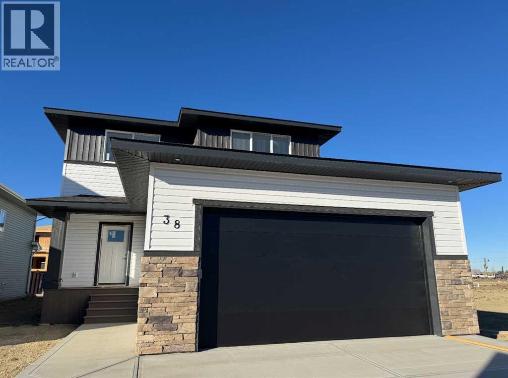 38 Tagish Ave, Red Deer, AB T4P 0Y7