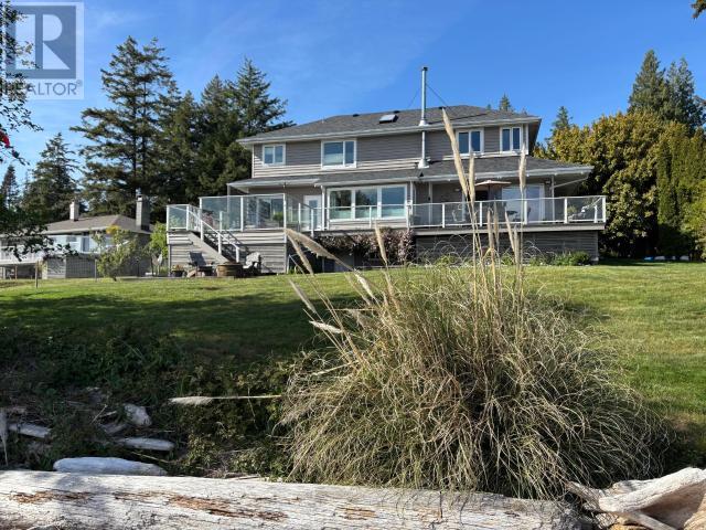 8745 Patricia Rd, Powell River, BC