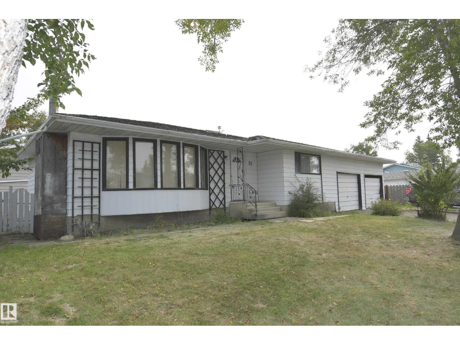 22 Huron Dr, Leduc, AB T9E 4N5