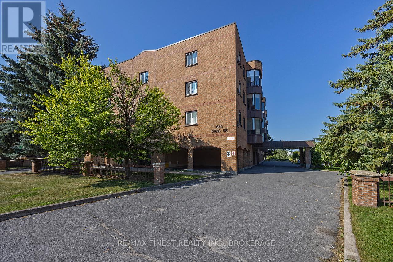 405 649 Davis Dr, Kingston, ON K7M 8J3
