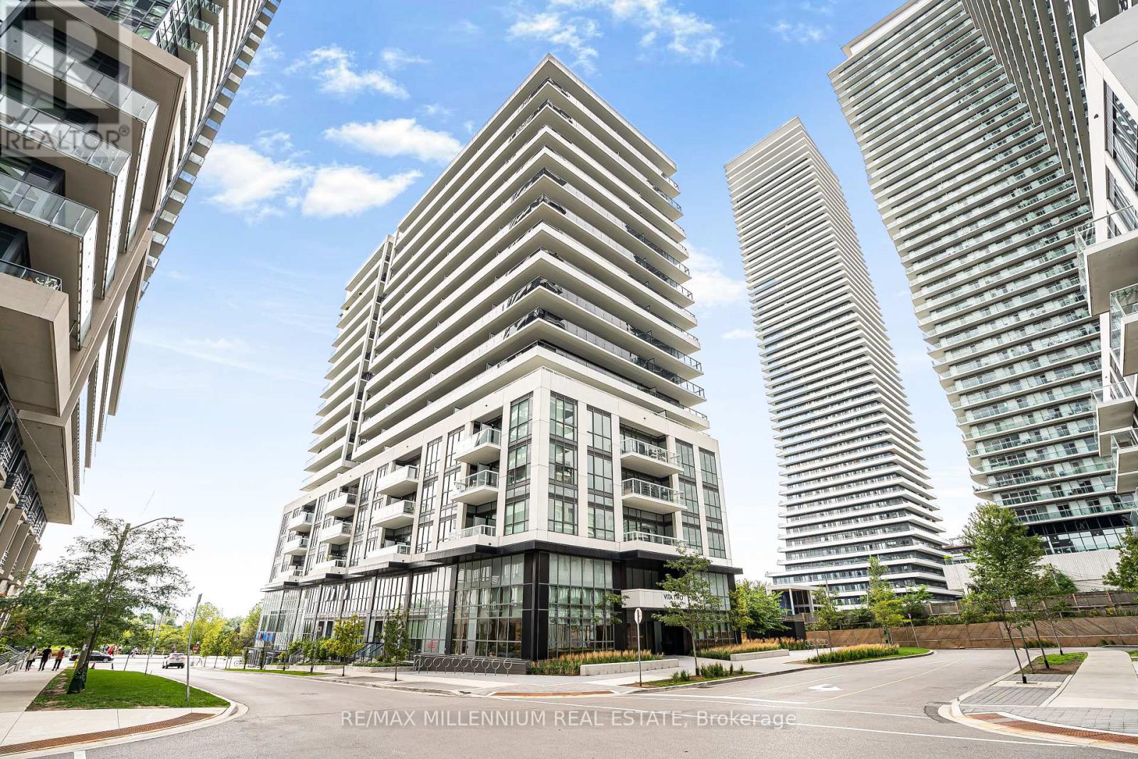 316 65 Annie Craig Dr NW, Toronto, ON M8V 0G3