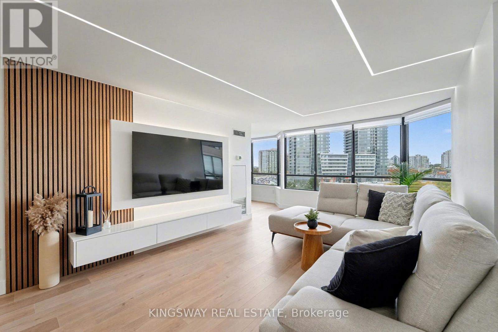 712 7420 Bathurst St, Vaughan, ON L4J 6X4