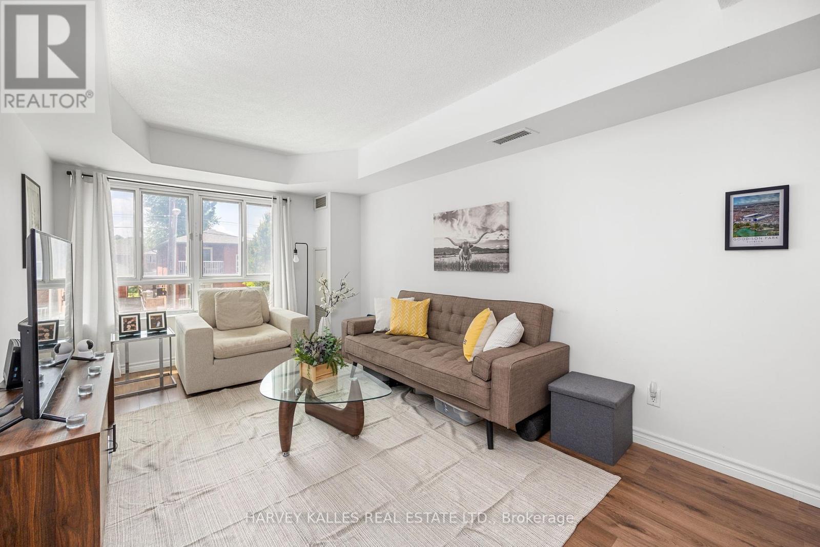 212 15 Maplewood Ave, Toronto, ON M6C 4B4