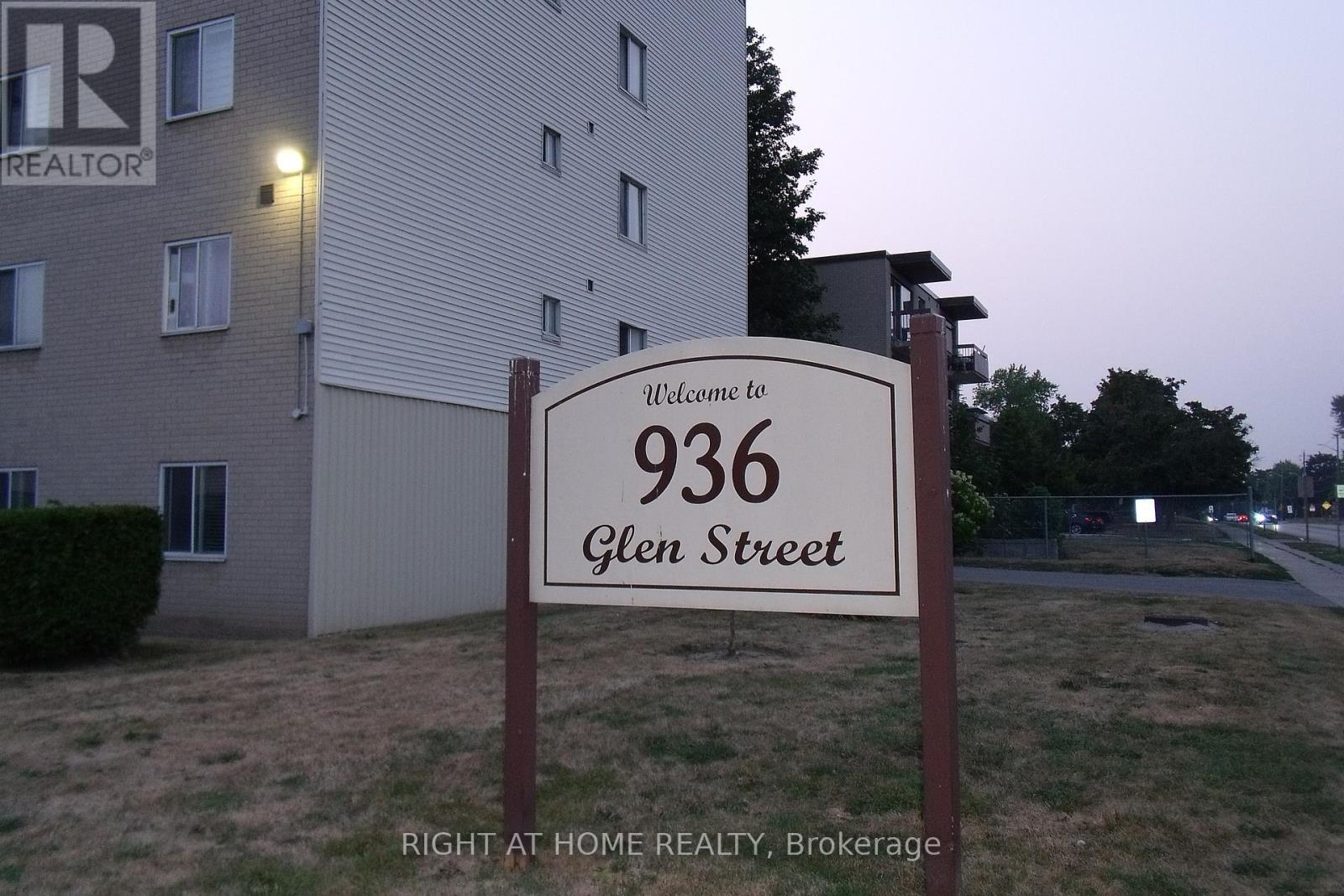 414 936 Glen St, Oshawa, ON L1J 5Z7