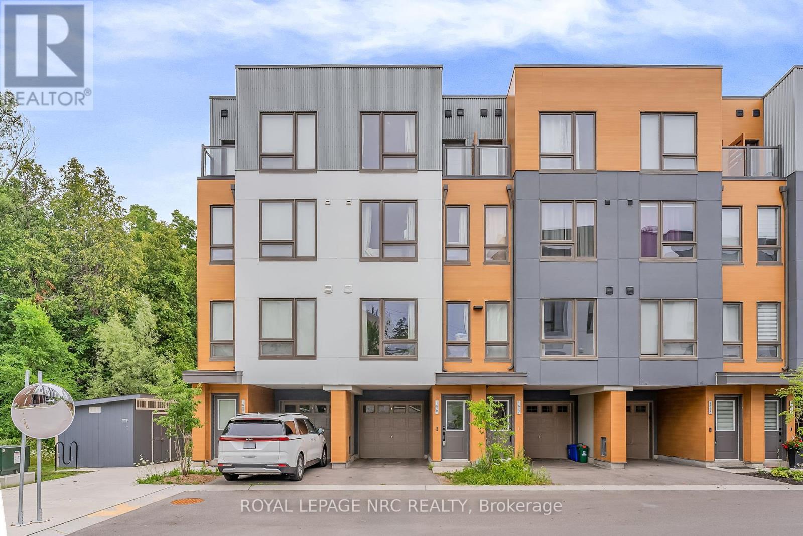 1670 Pleasure Valley Path, Oshawa Samac, ON L1G 0E3