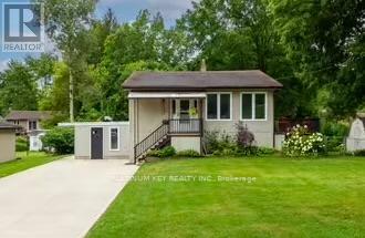 2331 Wellington St, Strathroy-Caradoc, ON N0L 1W0