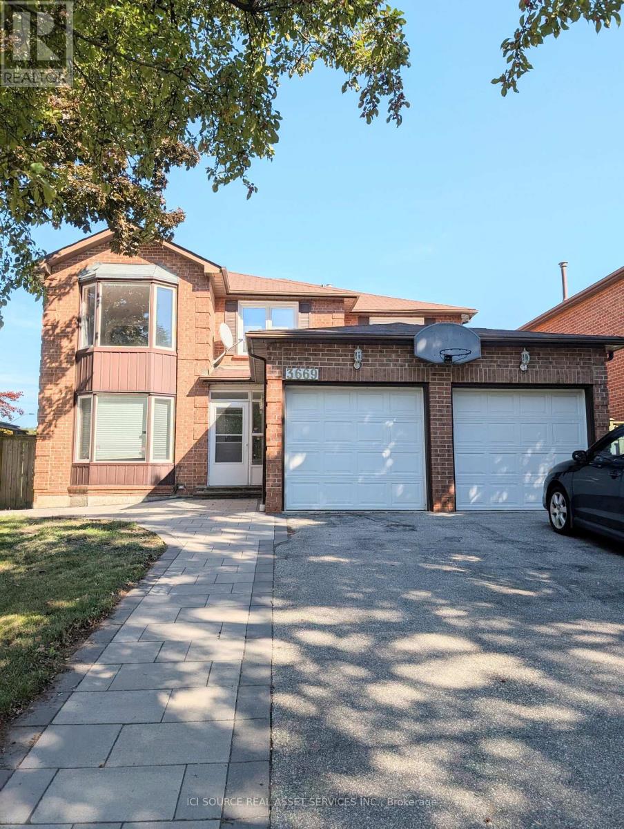 3669 Baird Ct, Mississauga, ON L5L 4T6
