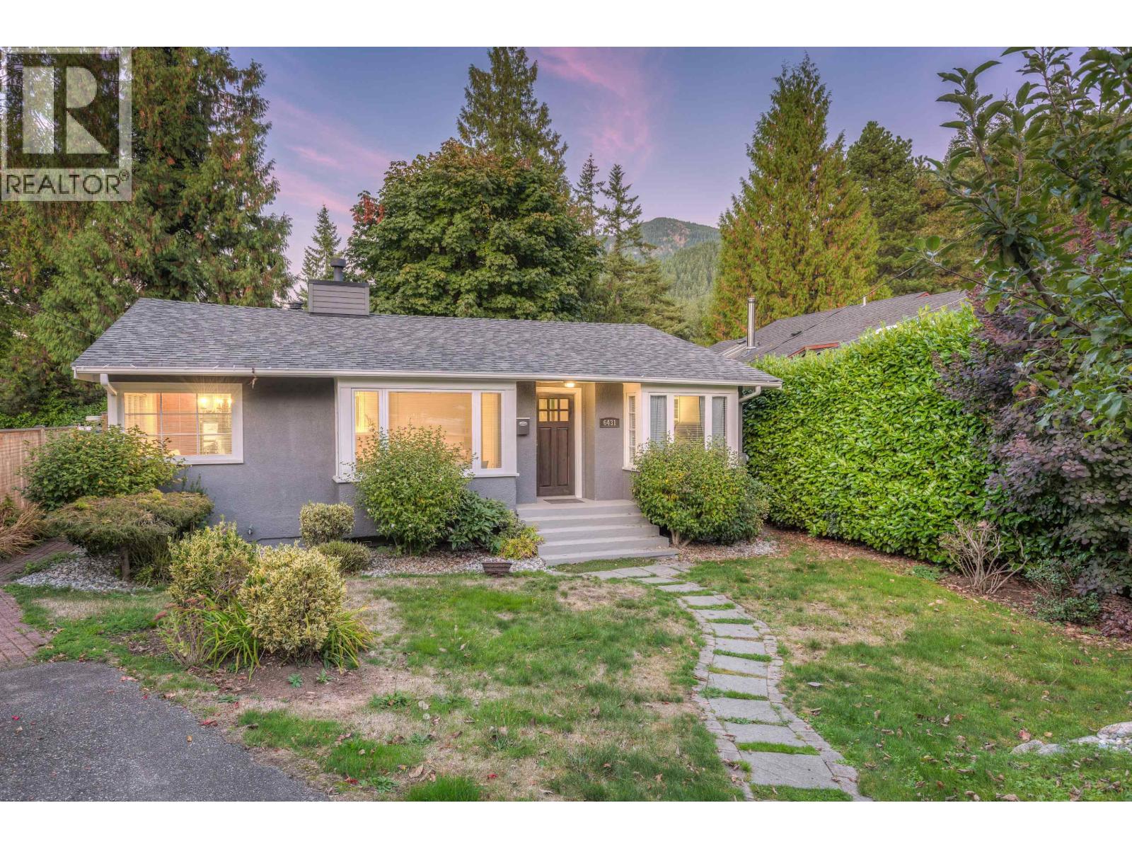 6431 Rosebery Ave, West Vancouver, BC V7W 2C5
