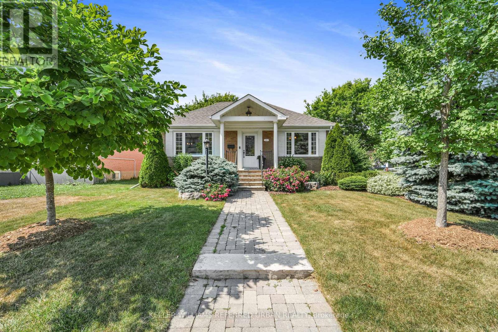 274 Poyntz Ave, Toronto, ON M2N 1J9
