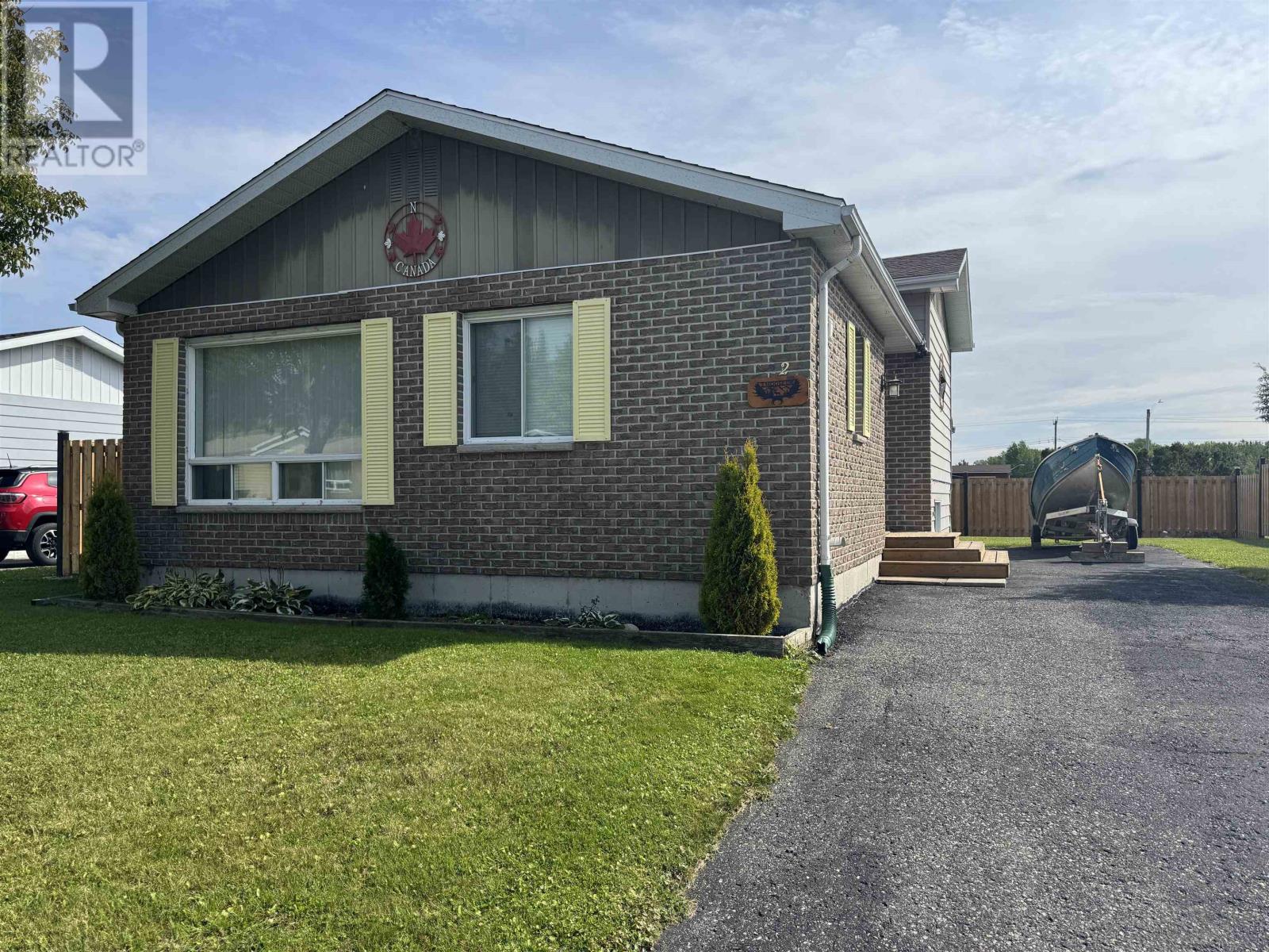 2 Moose Dr, Manitouwadge, ON P0T 2C0