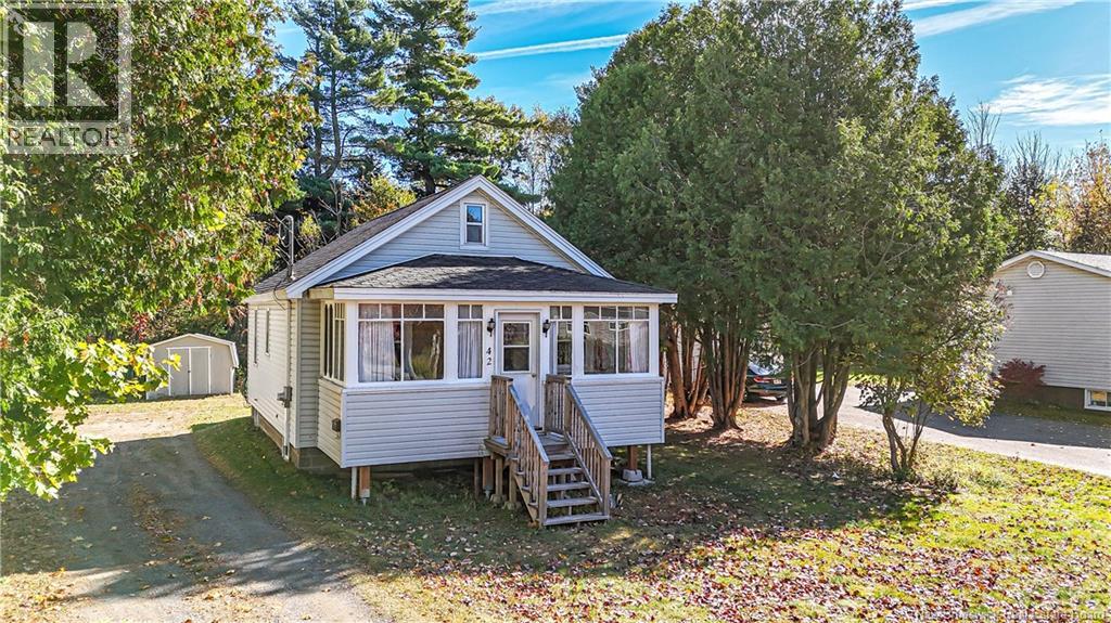 42 Coronation St, Fredericton, NB E3A 4K7