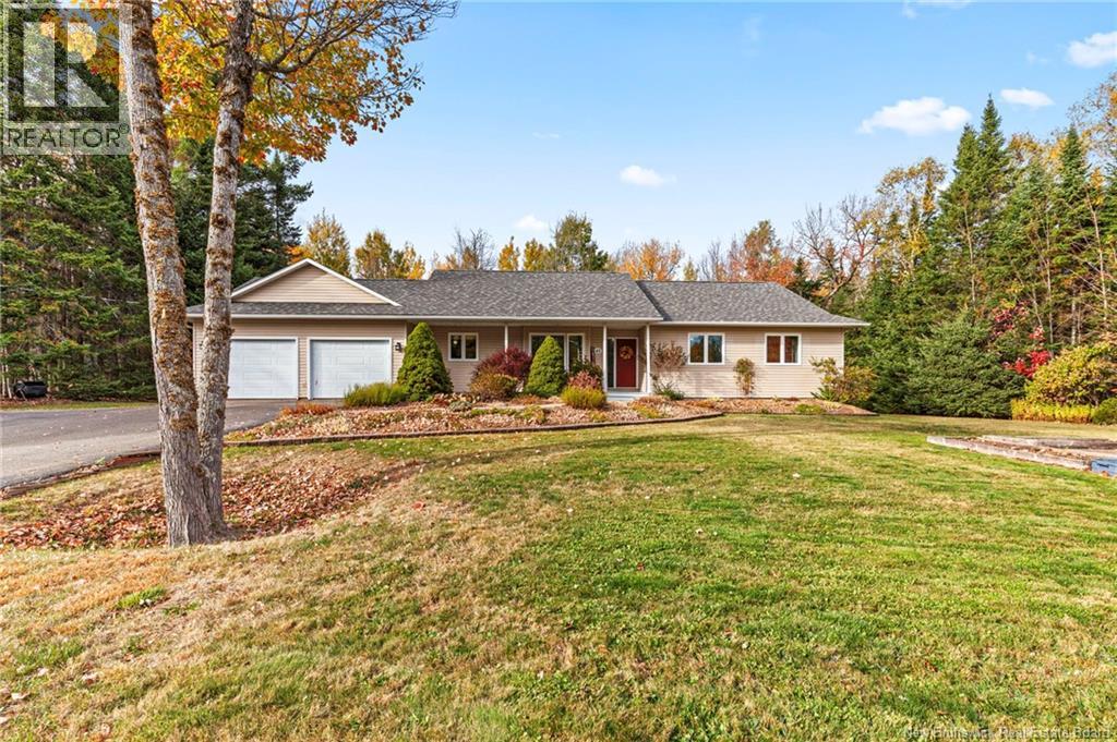 45 Mars Ln, Hanwell, NB E3C 1M9