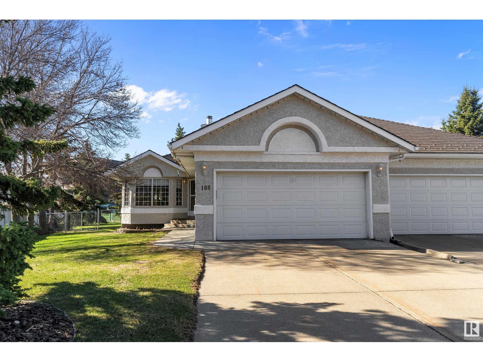 108 Ironwood Pl NW, Edmonton, AB T6J 6R4