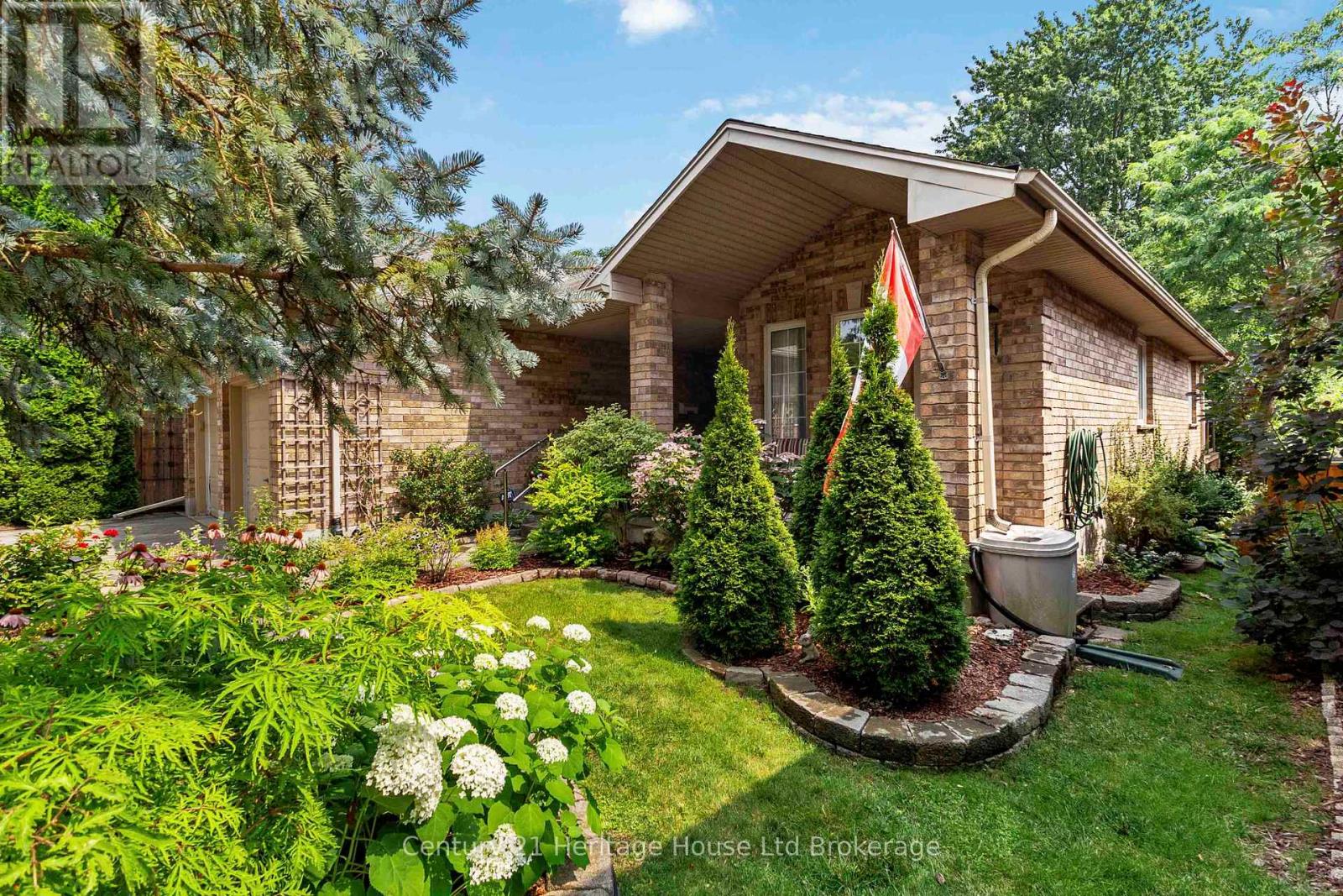 739 Thornwood Dr, London, ON N6H 5S6