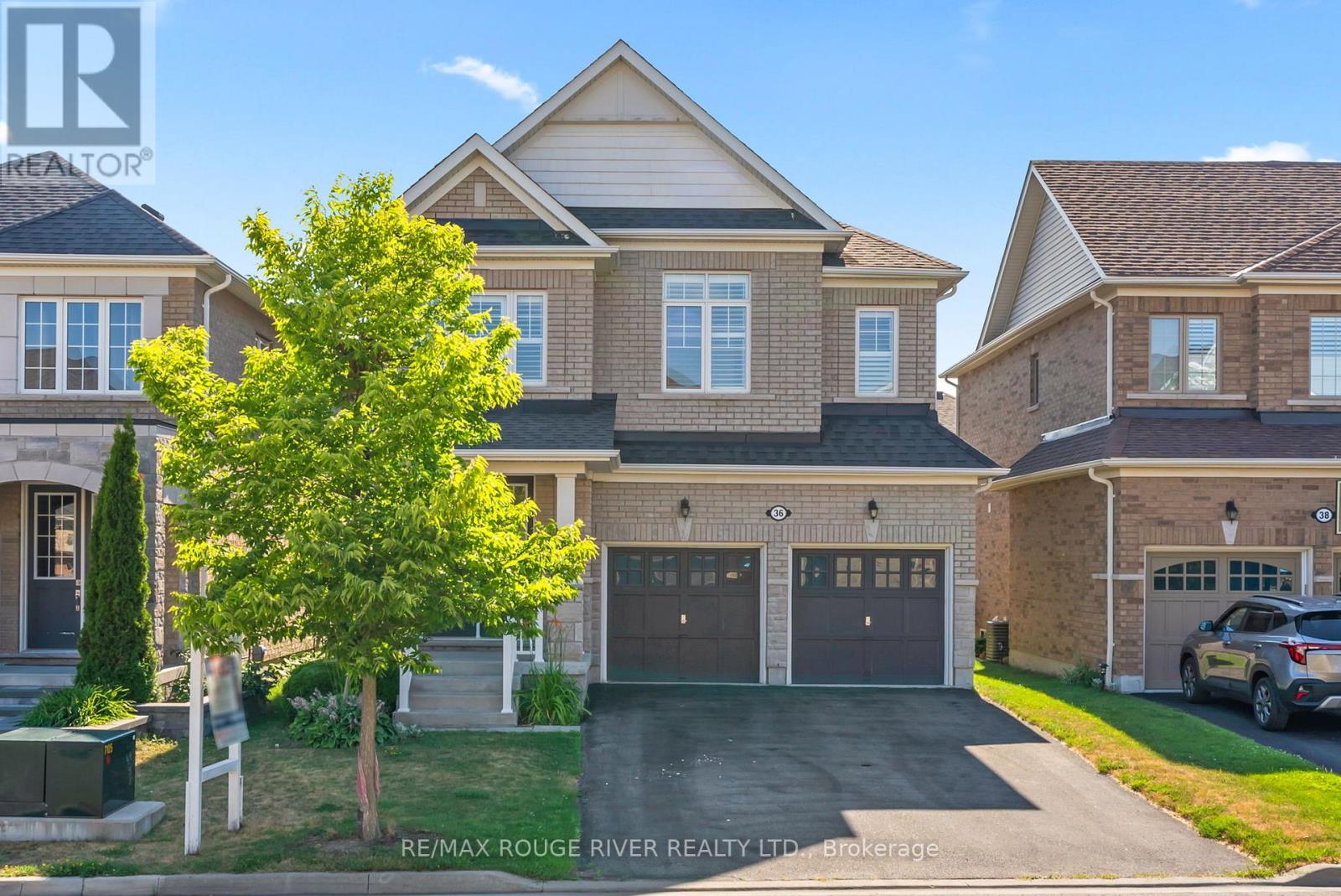 36 Charterhouse Dr, Whitby, ON L1R 3R8
