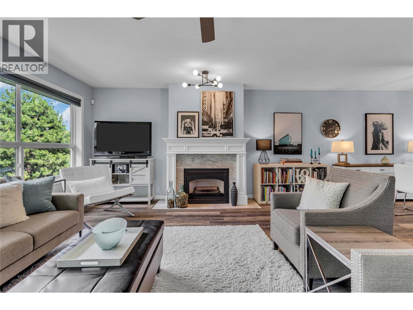 933 Harvey Avenue Unit 315, Kelowna, BC V1Y 9S1