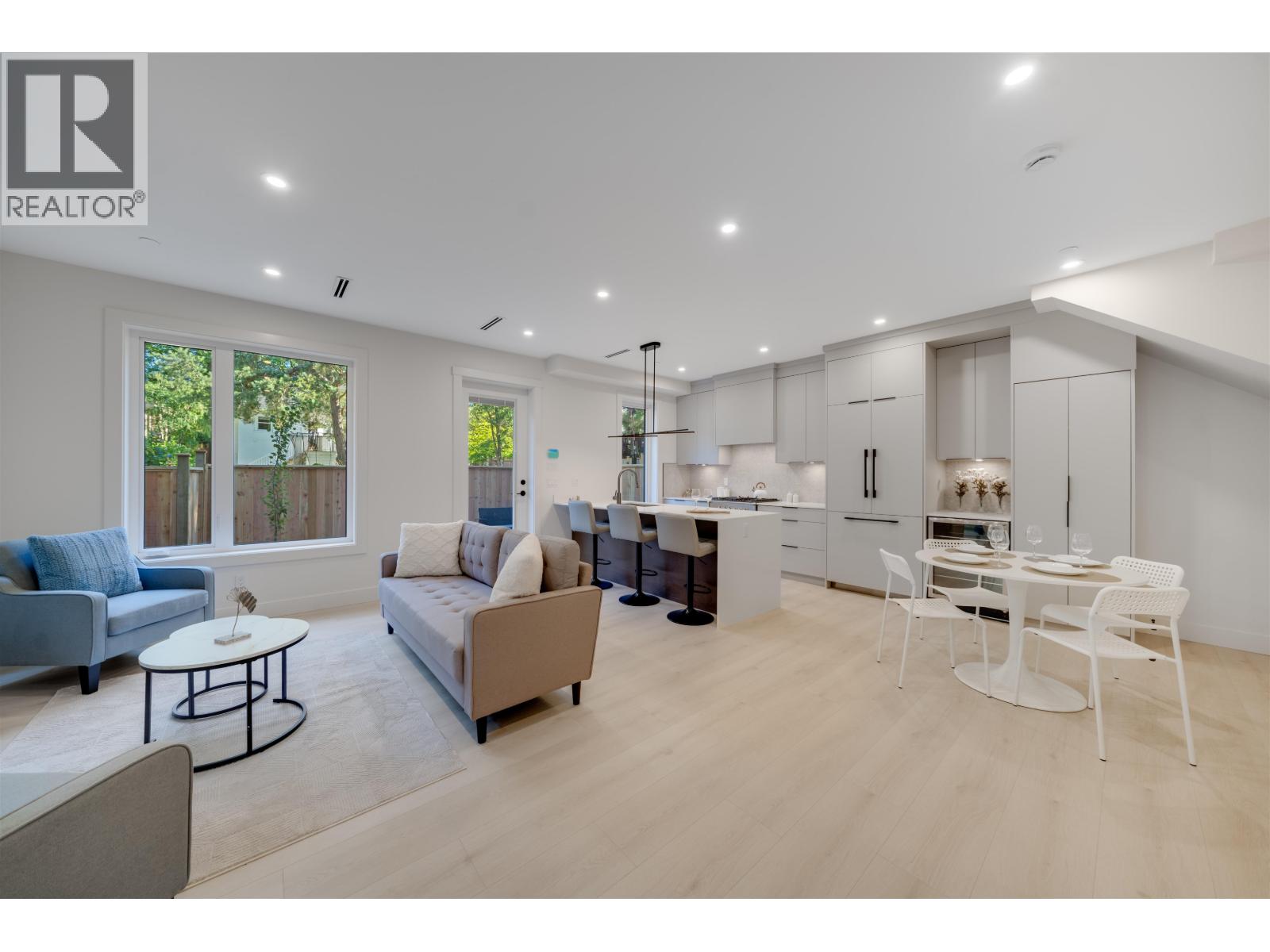 3836 W 8th Avenue Unit 3, Vancouver, BC V6R 1Z4