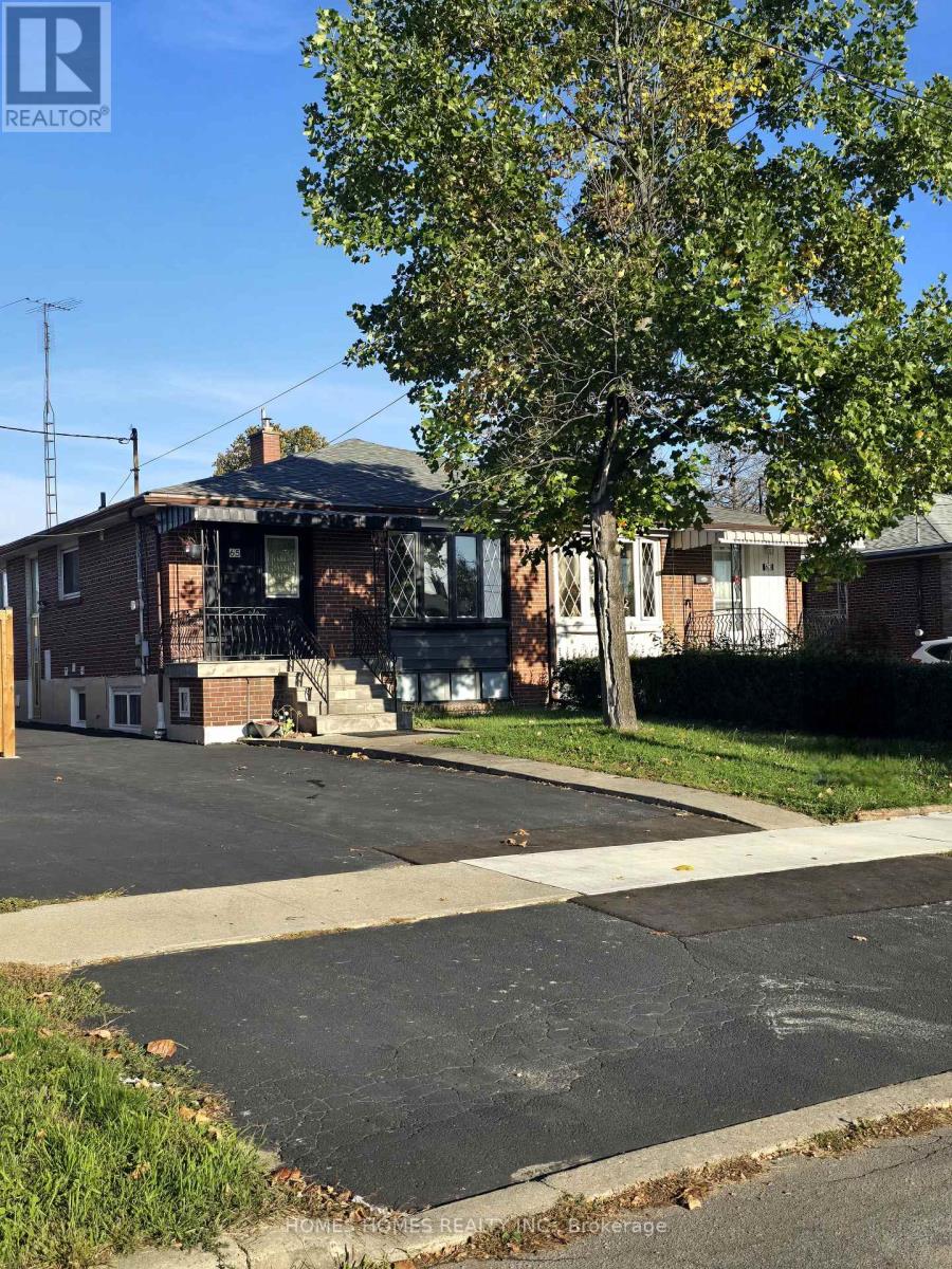 65 Elnathan Cres, Toronto, ON M9L 2G2