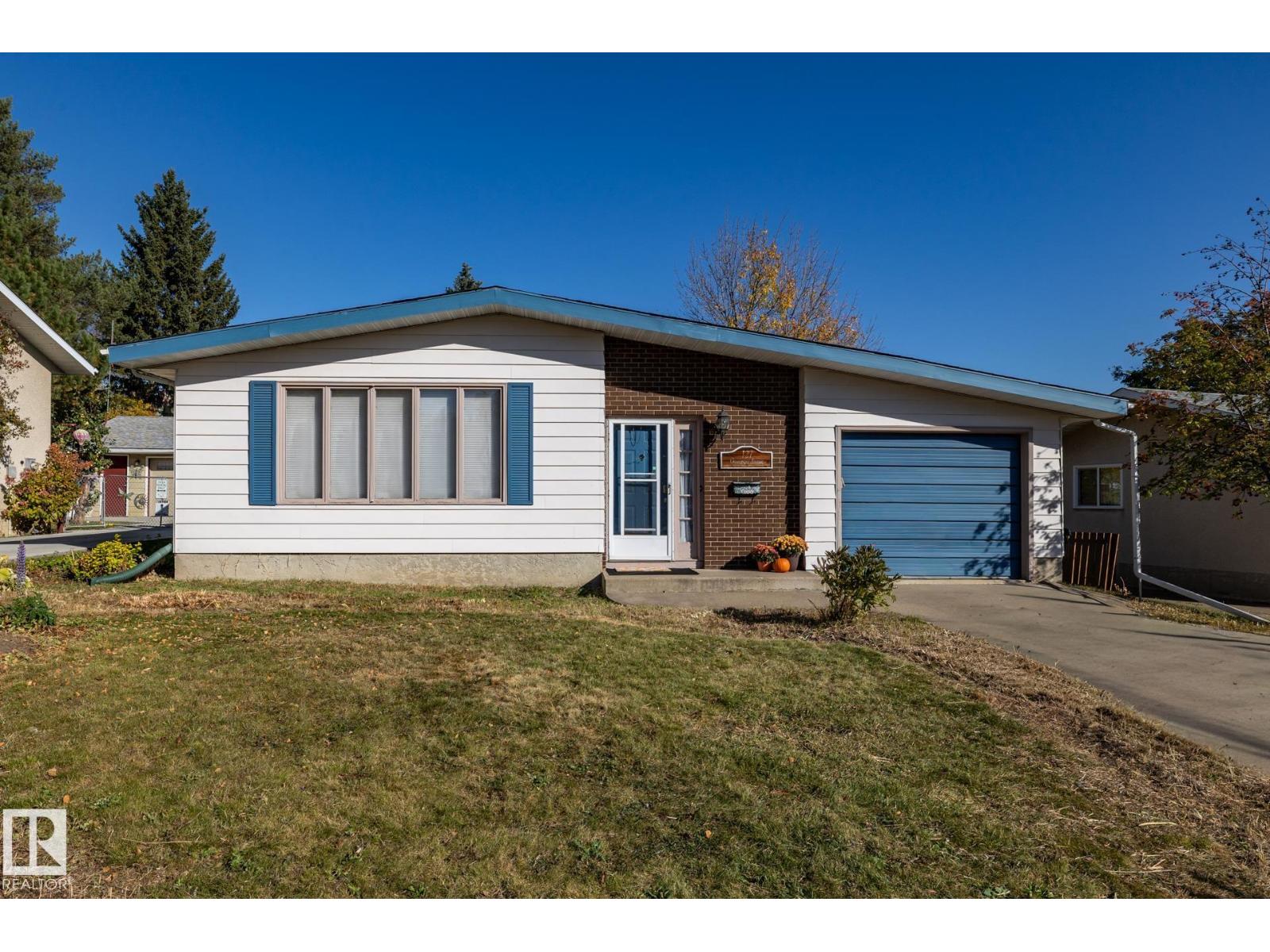 127 Greengrove Ave, Sherwood Park, AB T8A 3C5