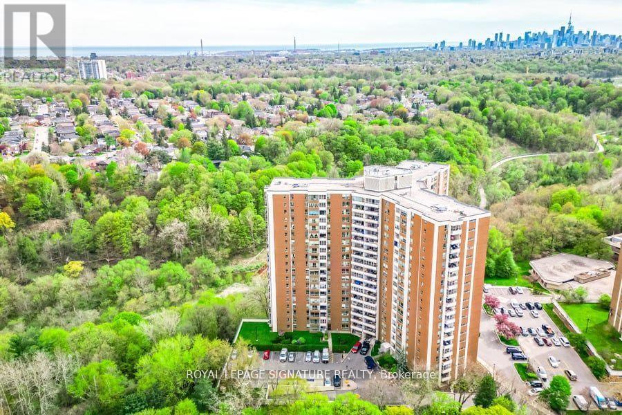 1914 60 Pavane Linkway, Toronto, ON M3C 1A2