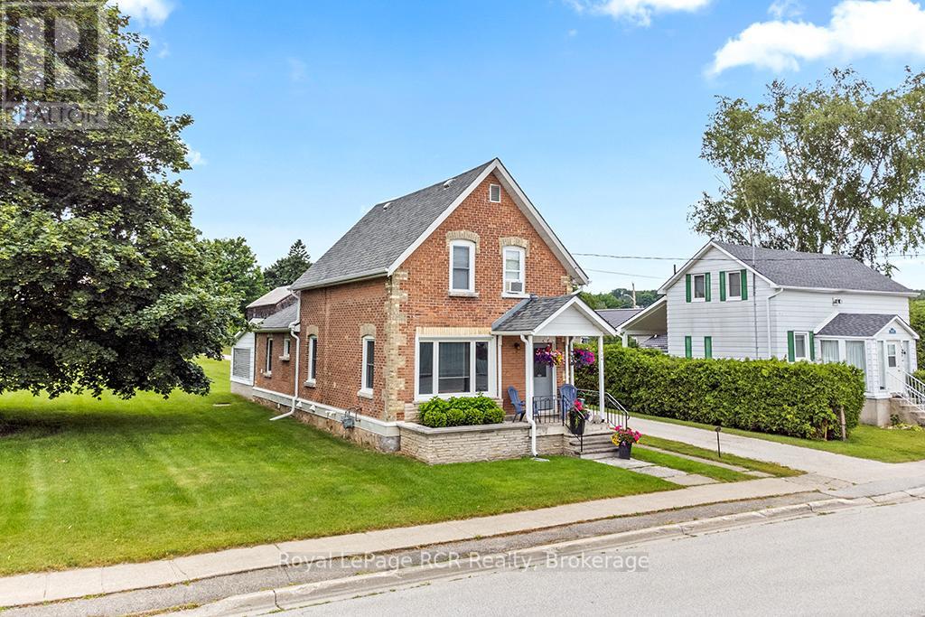 524 Scott St, South Bruce Peninsula, ON N0H 2T0