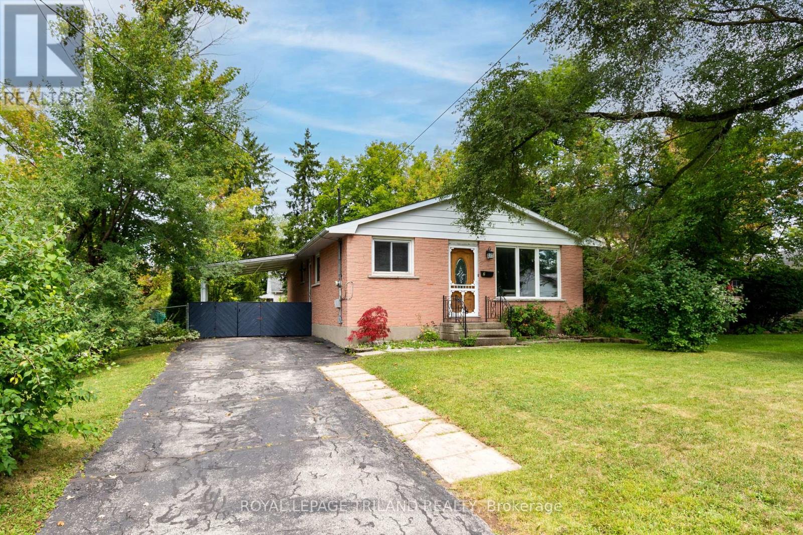 2 Daniel St, St. Thomas, ON N5P 2A6