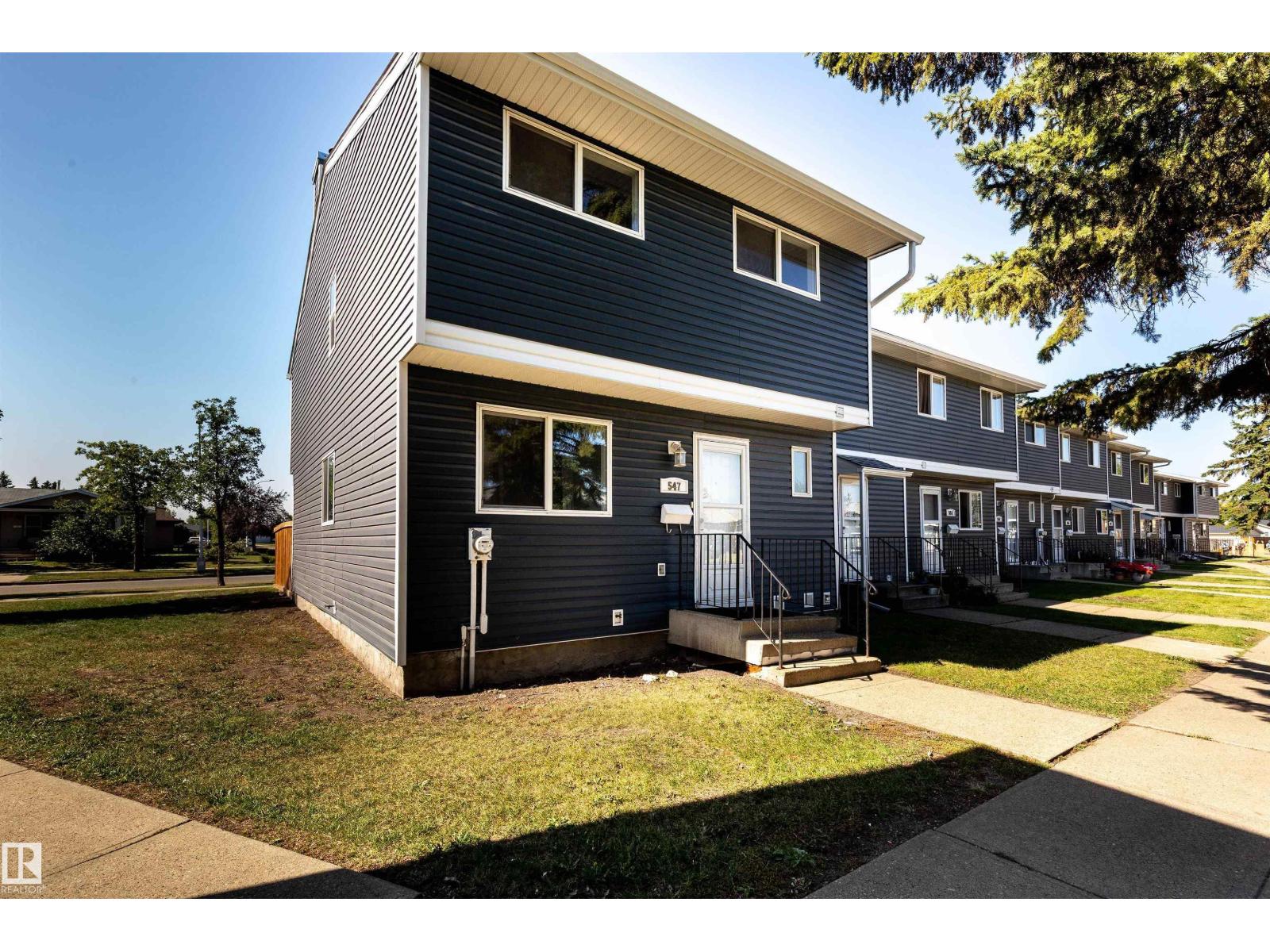 547 Dunluce Rd NW, Edmonton, AB T5X 4P4