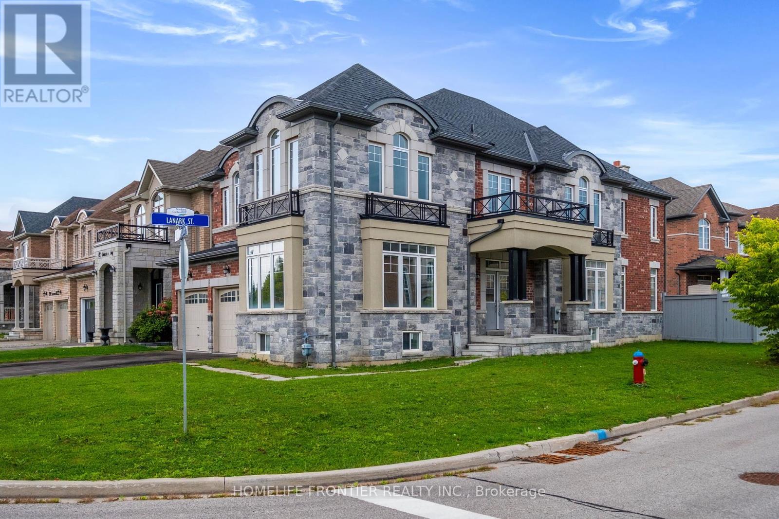 227 Inverness Way, Bradford West Gwillimbury, ON L3Z 2A6