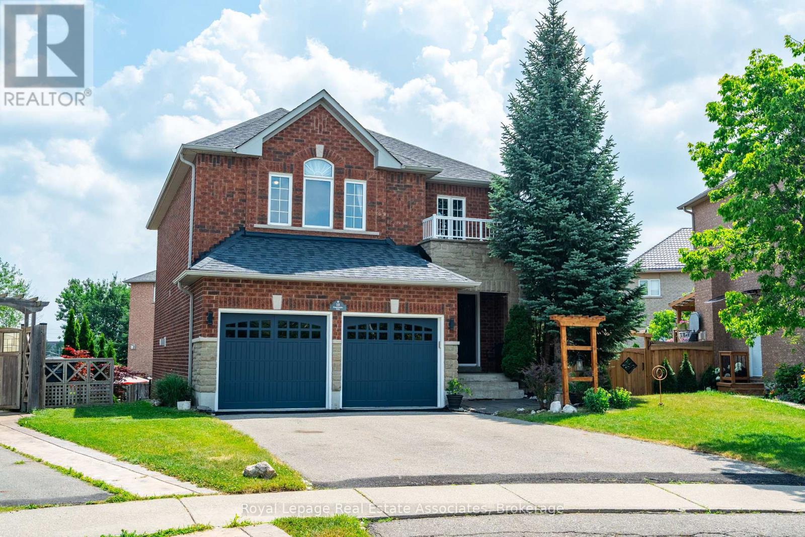 16 Sandyside Cres, Brampton, ON L7A 3P8