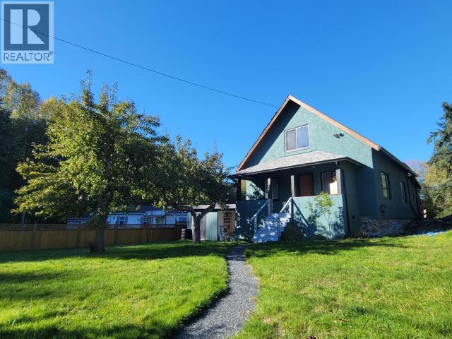 5875 Fraser St, Powell River, BC V8A 4T6