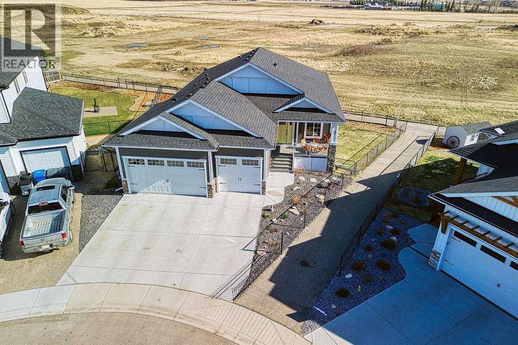9 Bishop Cir, Carstairs, AB T0M 0N0