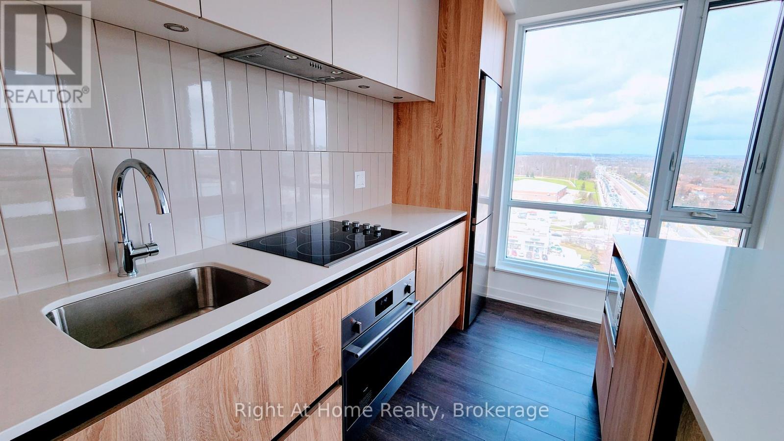 1204 7950 Bathurst St, Vaughan Beverley Glen, ON L4J 0L4