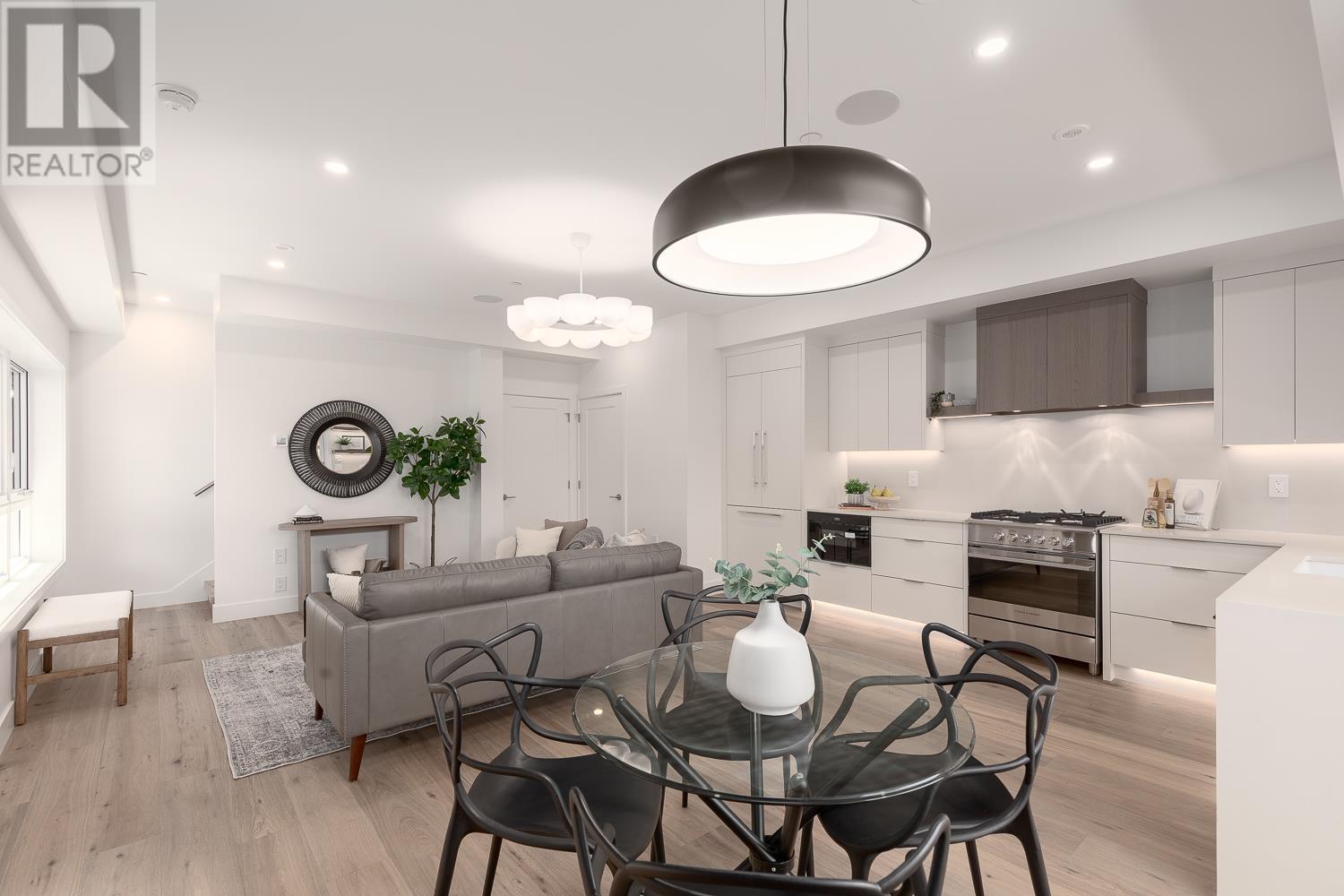 1135 W 33rd Ave, Vancouver, BC V6M 1A3