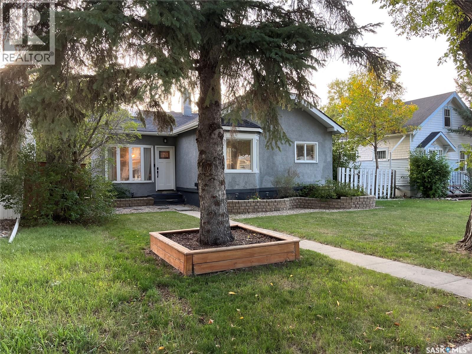 1430 Royal St, Regina, SK S4T 5A3