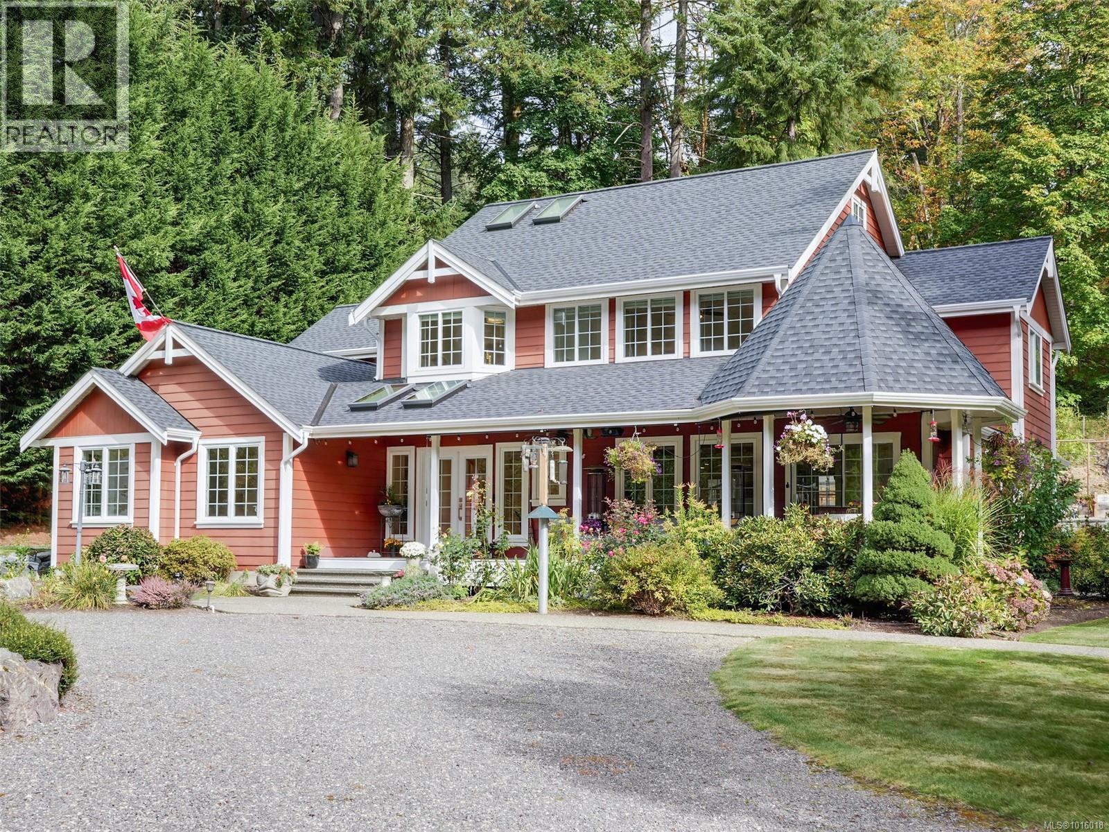6583 Wallace Dr, Central Saanich, BC V8M 1J8